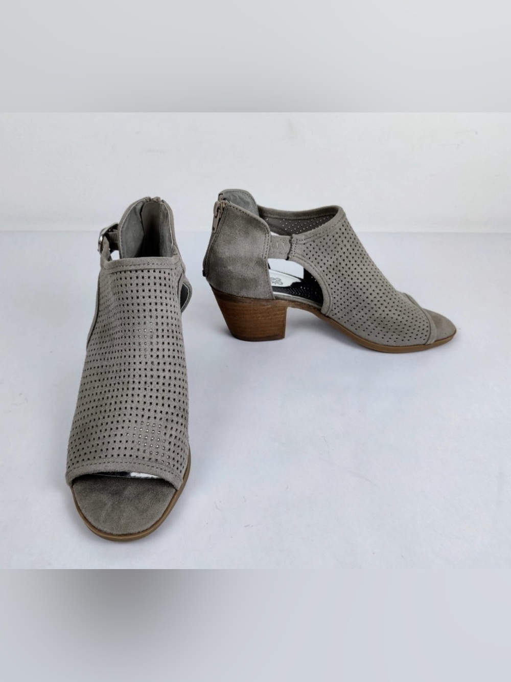 Carlos by Carlos Santana Women's Dawn Heeled Sandal - Gray -size 8.5M